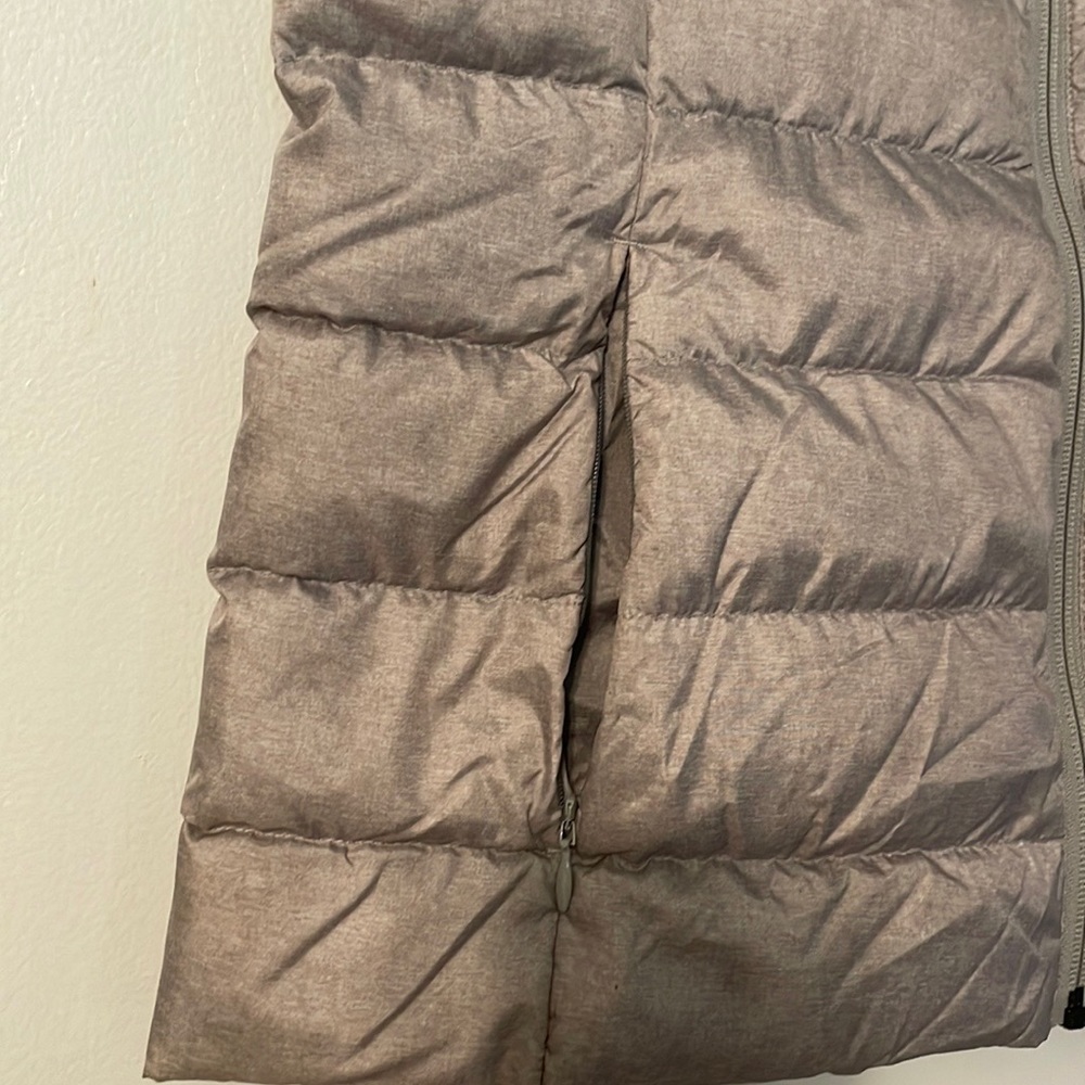 Eddie Bauer B650 Down Puffy Vest. - Picture 8 of 11